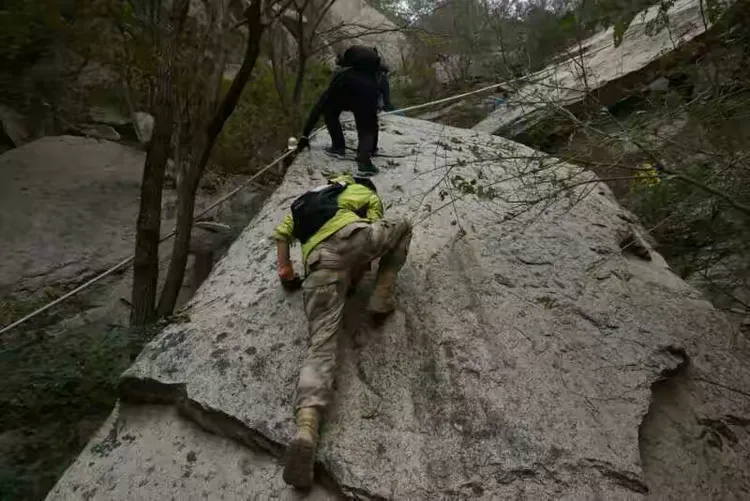 爬狱苹果版(越狱爬酷小游戏)-第5张图片-QuickQ官网 爬狱苹果版(越狱爬酷小游戏)-第5张图片-QuickQ官网